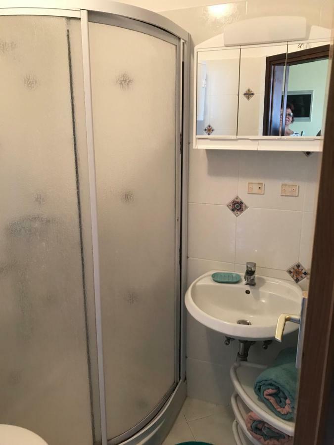 Studio Apartman Lorenzo 乌马格 外观 照片