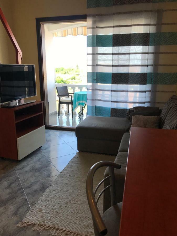 Studio Apartman Lorenzo 乌马格 外观 照片