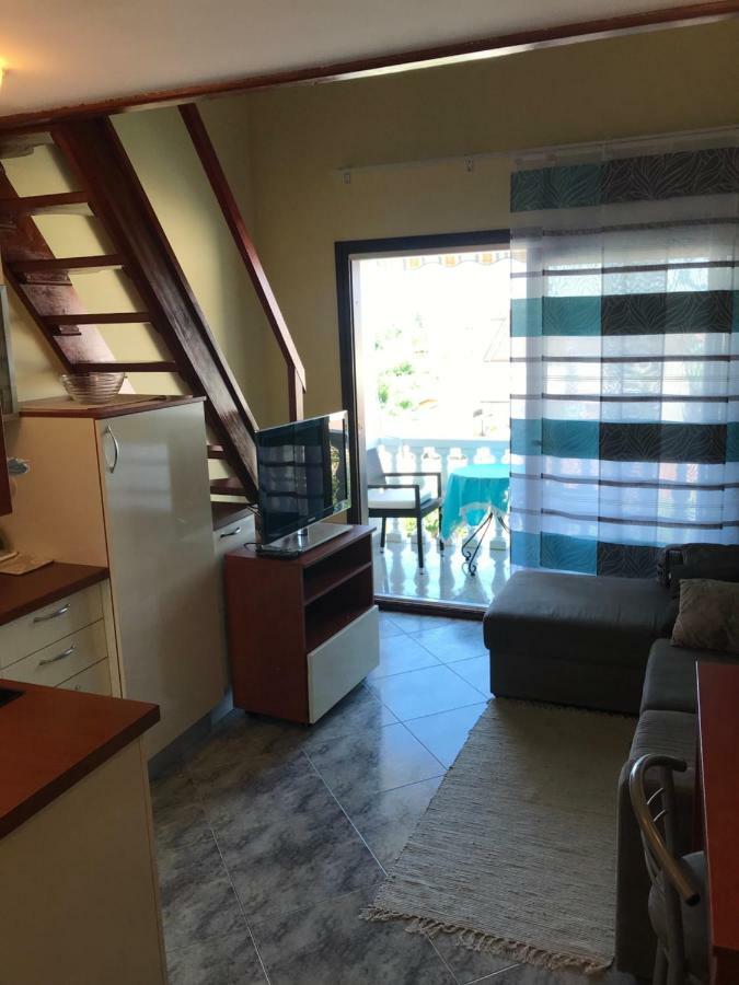 Studio Apartman Lorenzo 乌马格 外观 照片
